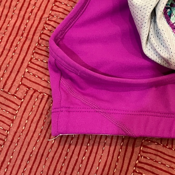 Fabletics Women’s snakeskin print exercise / Tank Top with built in sports bra - Picture 12 of 12